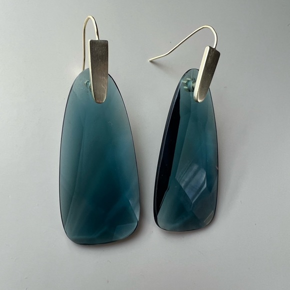 *PRICE DROP* Kendra Scott Maize Drop Earrings In dark Teal Glass - Picture 2 of 3